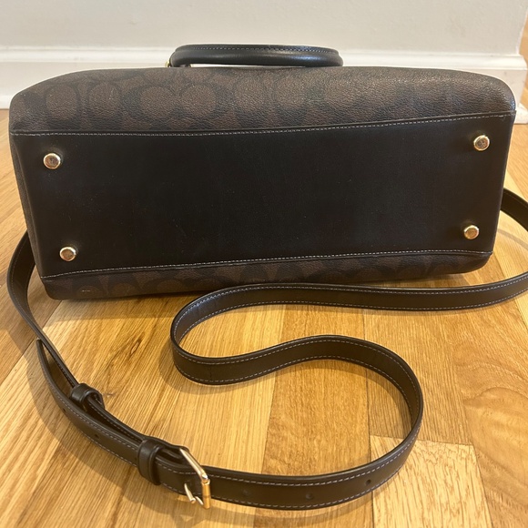 Brown Coach Bag with Adjustable Strap - Picture 3 of 4